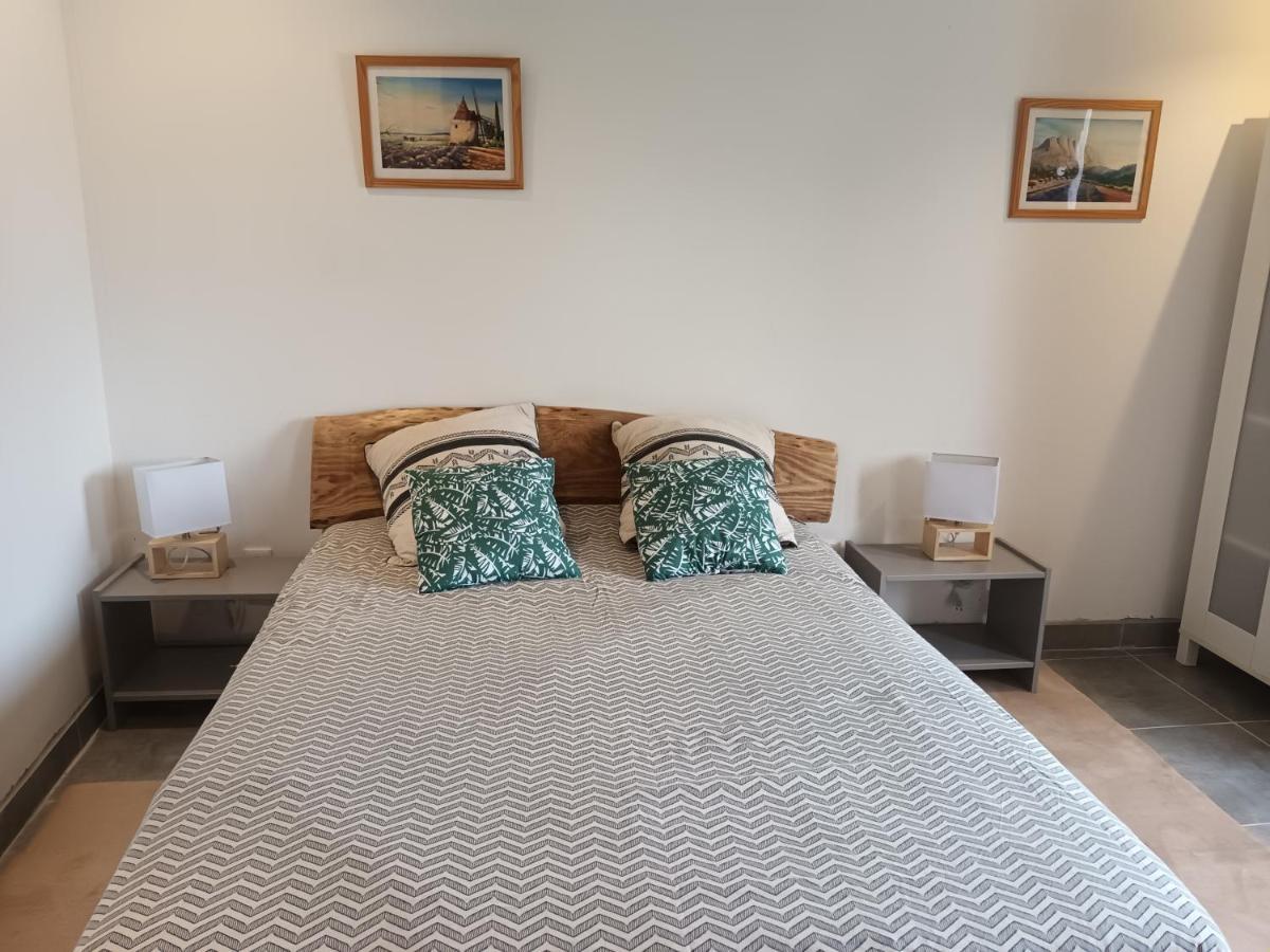 Chalet Banane Devant Piscine, A 6Km Du Festival De Piano De La Roque D'Antheron Rognes Ngoại thất bức ảnh