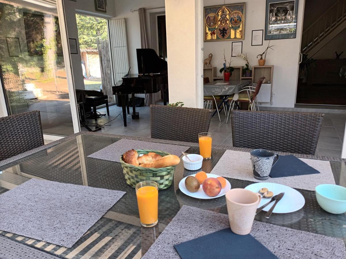 Chalet Banane Devant Piscine, A 6Km Du Festival De Piano De La Roque D'Antheron Rognes Ngoại thất bức ảnh