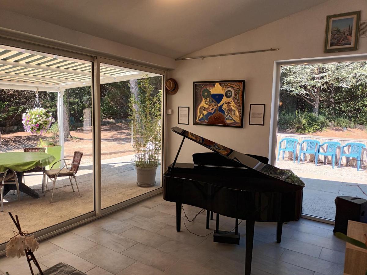Chalet Banane Devant Piscine, A 6Km Du Festival De Piano De La Roque D'Antheron Rognes Ngoại thất bức ảnh